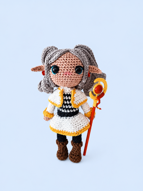 Amigurumi Frieren elfa maga anime manga Portada producto peluche de Frieren hecho a mano de algodón
