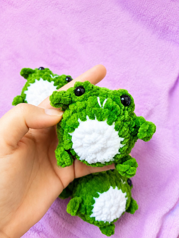 kawaii frog keychain amigurumi plushie producto ranas adorables de crochet