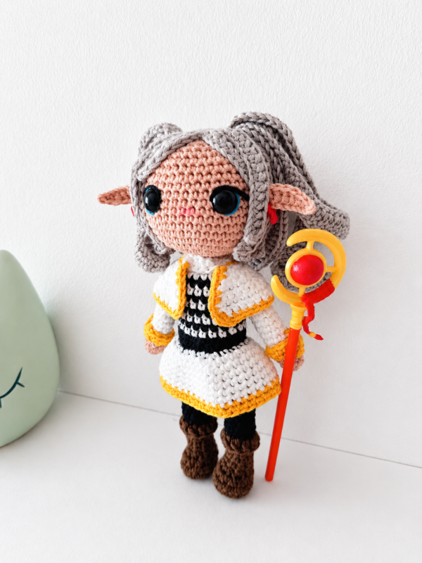 peluche anime maga elfa hecho a mano Producto Frieren de amigurumi artesanal